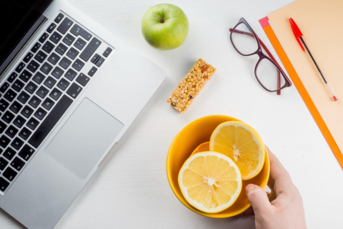Beyond the Desk Lunch: Your Guide to a Healthier Stomach at Access-Salud